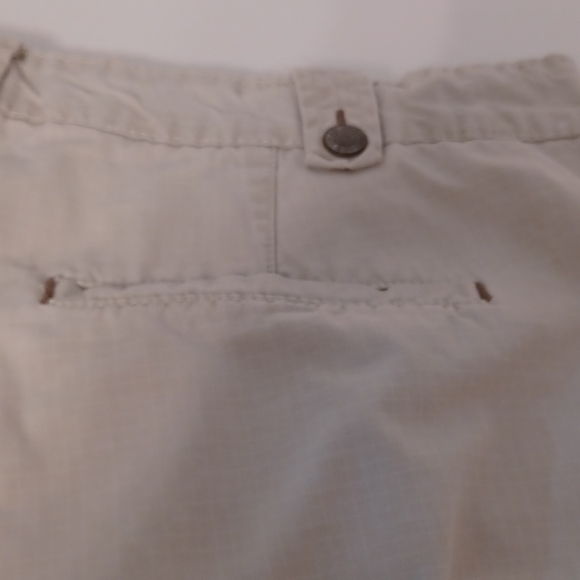 JONES WEAR JEANS Capri Pants Size 12 strings flower embroidery design on Leg - Picture 9 of 10